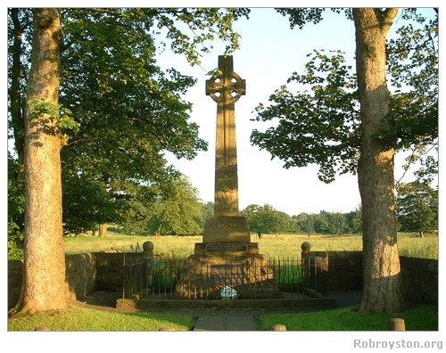 Robroyston Wallace Monument looking south in summer